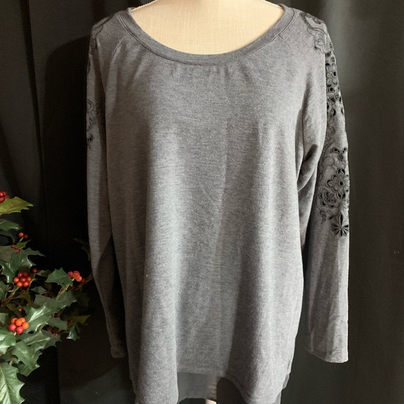 Torrid Gray Floral Cut Out Peek A boo Back Top